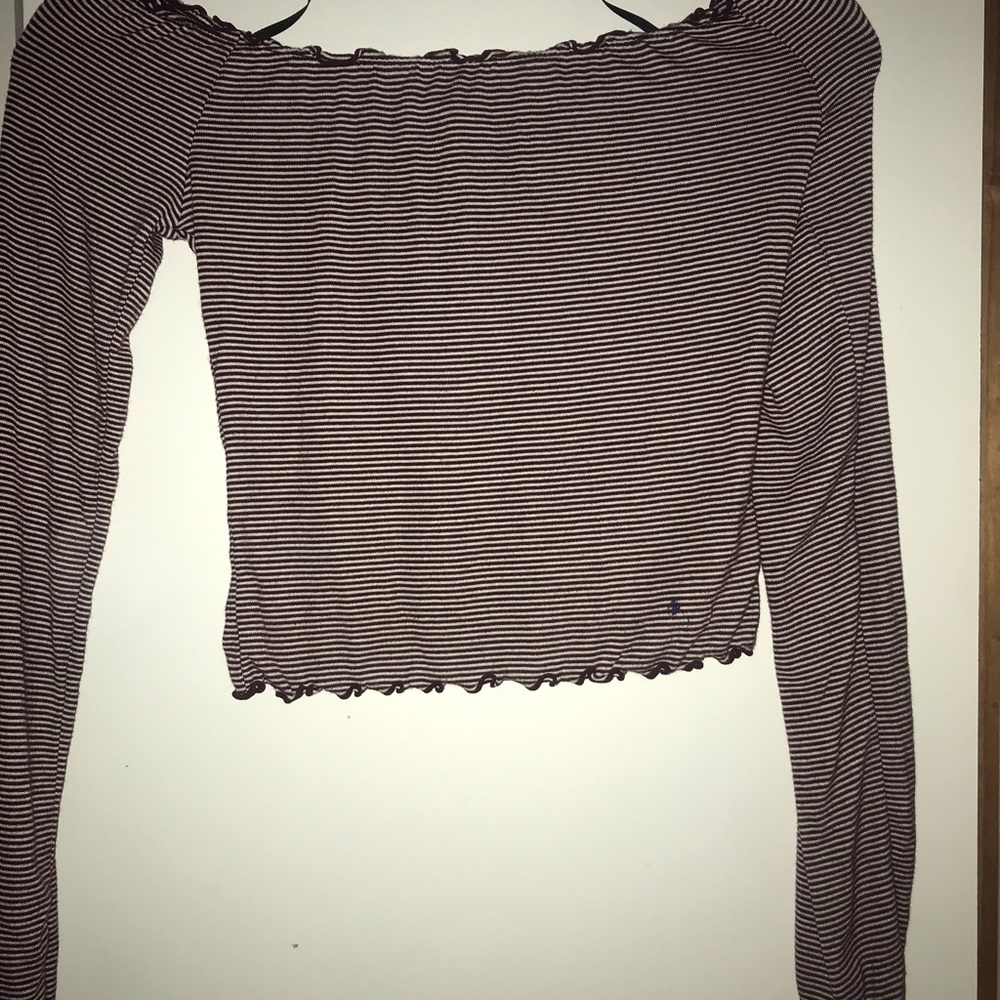 Crop top long sleeve frilly shirt